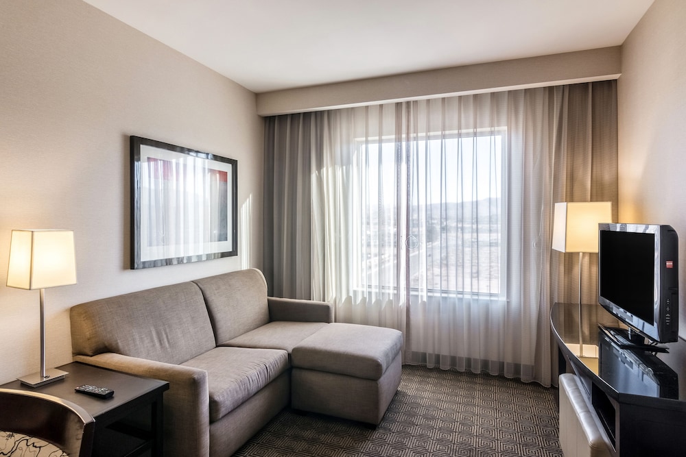 Suite, Two Queen Beds, Roll In Shower - Photo 2