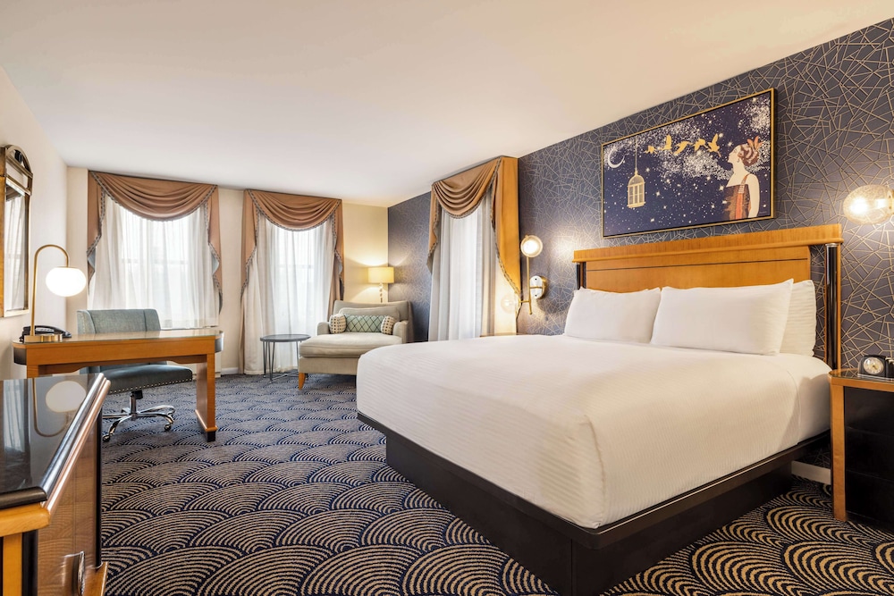Standard Room, 1 King Bed, Non Smoking, Jetted Tub
