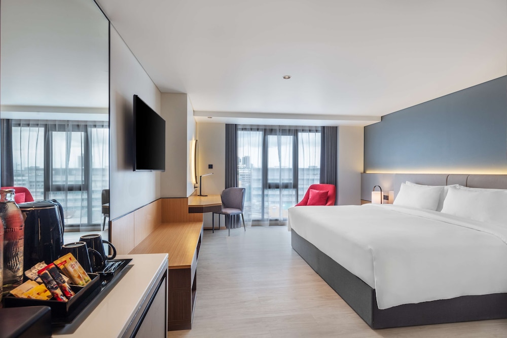 Superior Room, 1 King Bed, Non Smoking photo 1