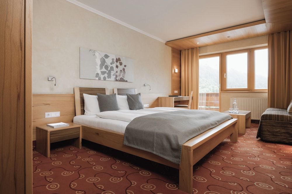 Superior Double Room, Balcony, Mountain View photo 2