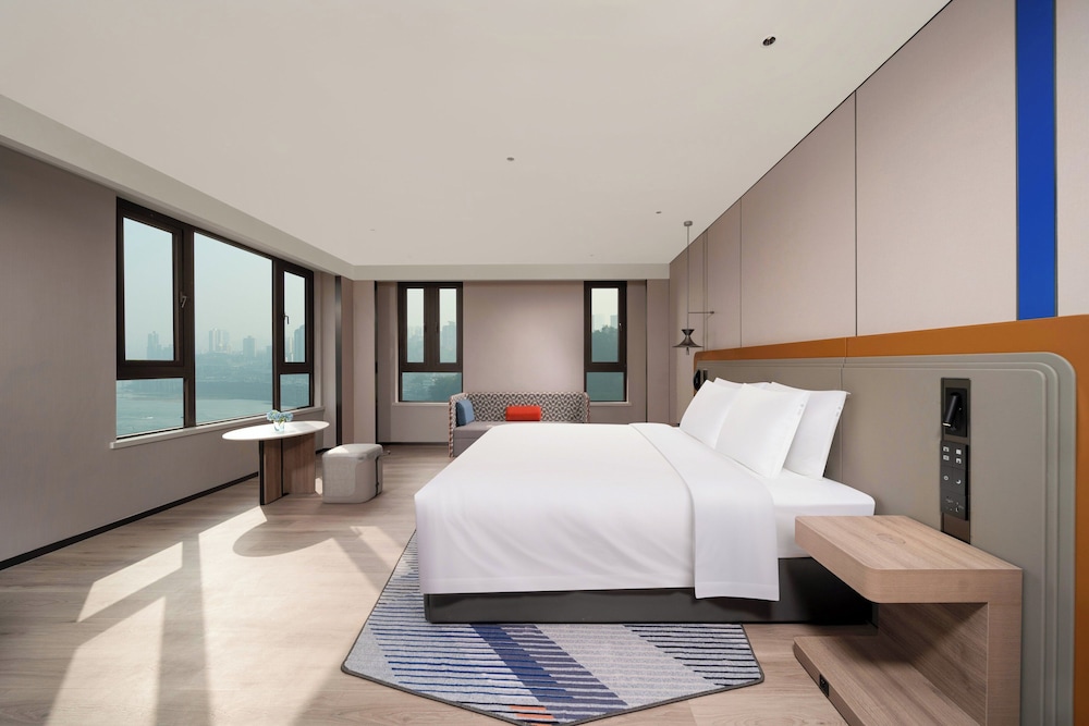 1 King Suite River View