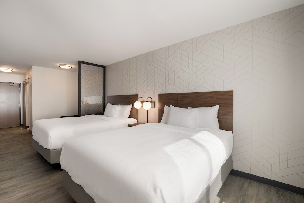 Suite, 2 Queen Beds, Non Smoking photo 2
