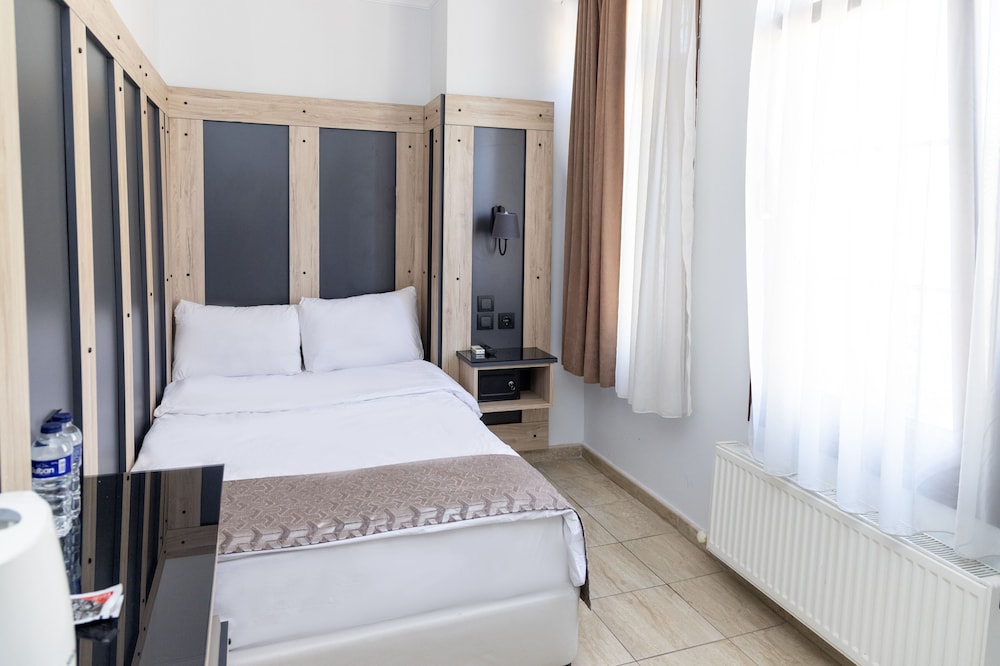Economy Double Room photo 1