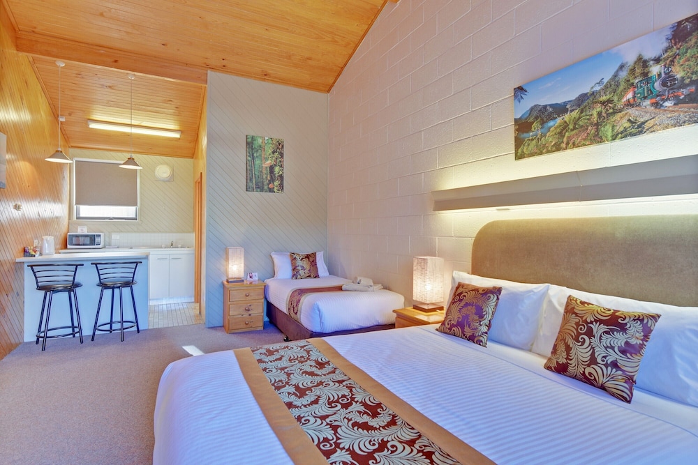 Standard Double or Twin Room, Non Smoking, Kitchenette photo 2