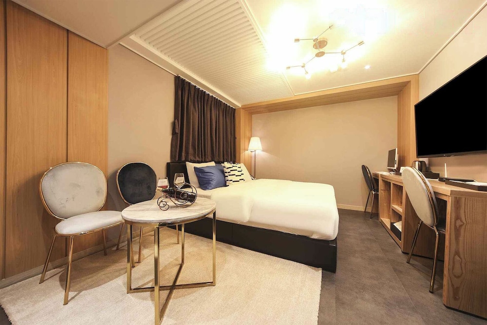 Premier Room