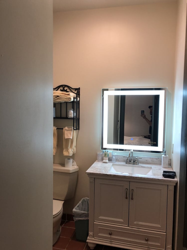 Smallest Room in The Berkshires! photo 2