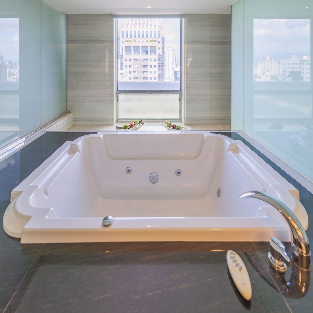 Presidential Suite photo 3
