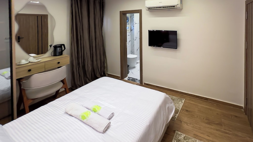 Deluxe Double or Twin Room photo 2