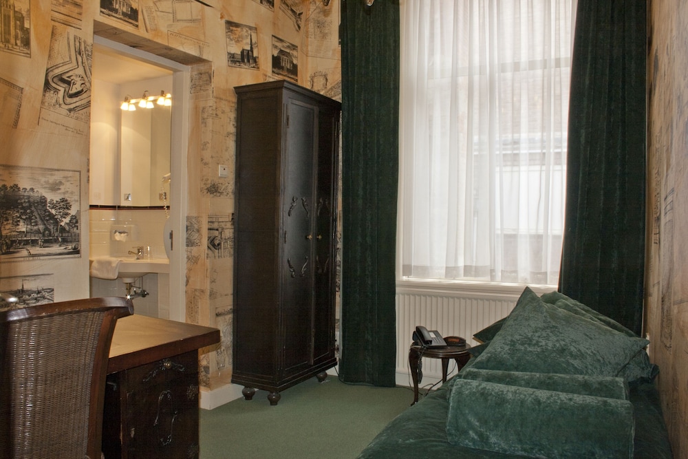 Basic Single Room, 1 Twin Bed photo 2