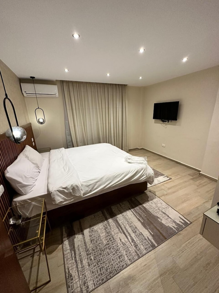Elite Apartment photo 1