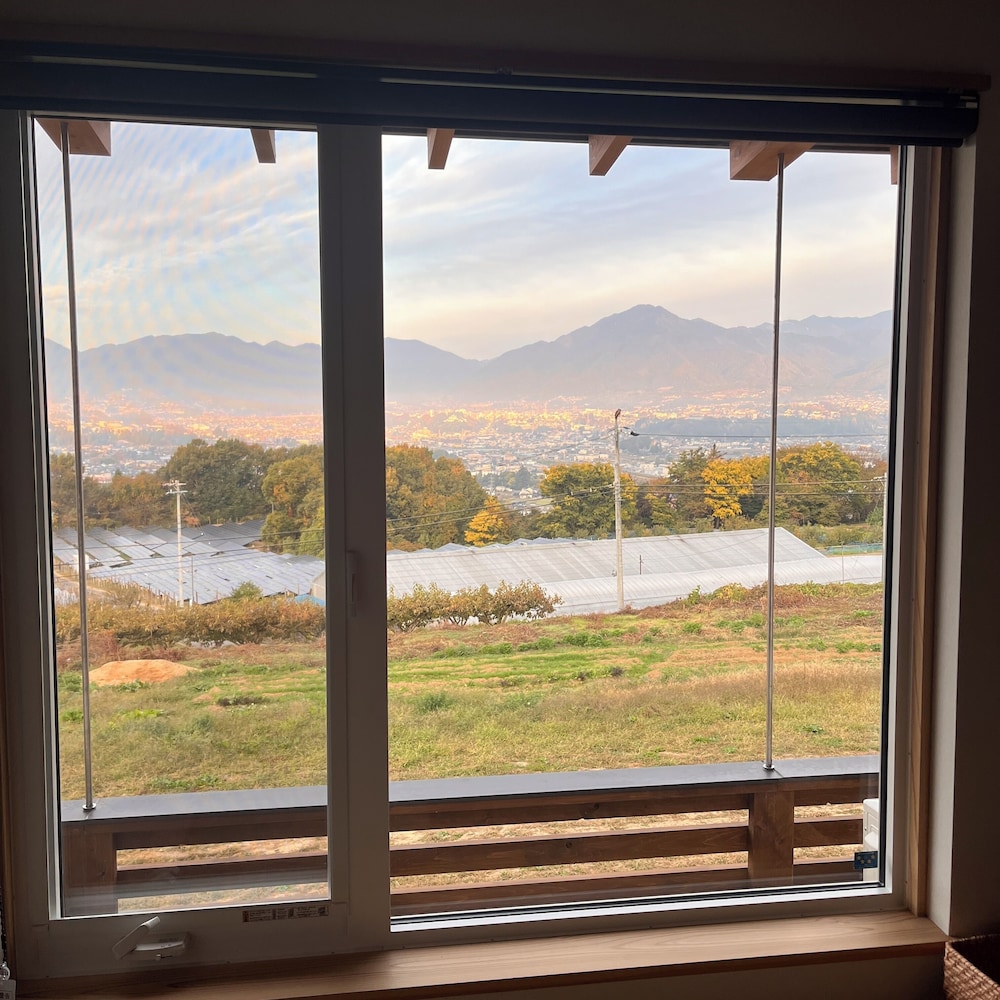 Villa, Mountain View