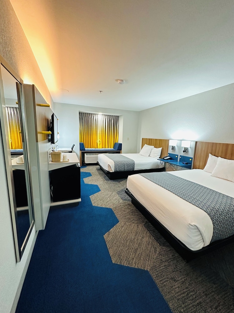 Room, Accessible photo 2