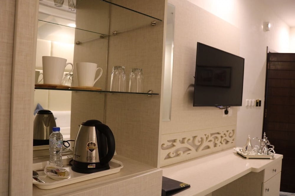 Deluxe Room - Photo 3