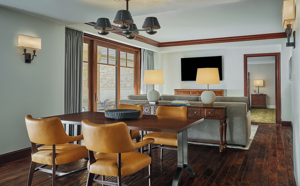 Suite, Accessible (Alpine Residential with Fire Pit)