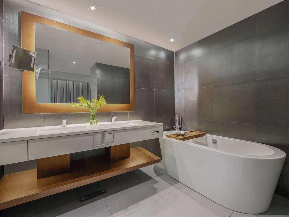 Executive Suite, Lounge Access,  1 King Size Bed, Park View - Photo 6
