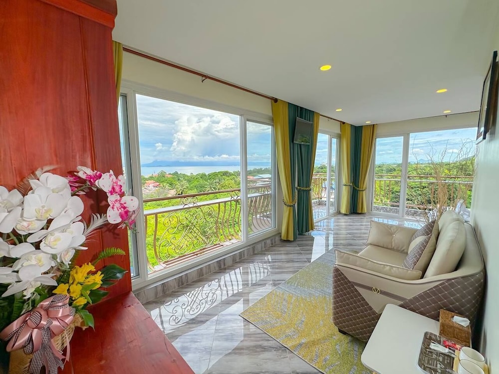 Superior Double Room, 1 Queen Bed, Balcony, Sea Facing