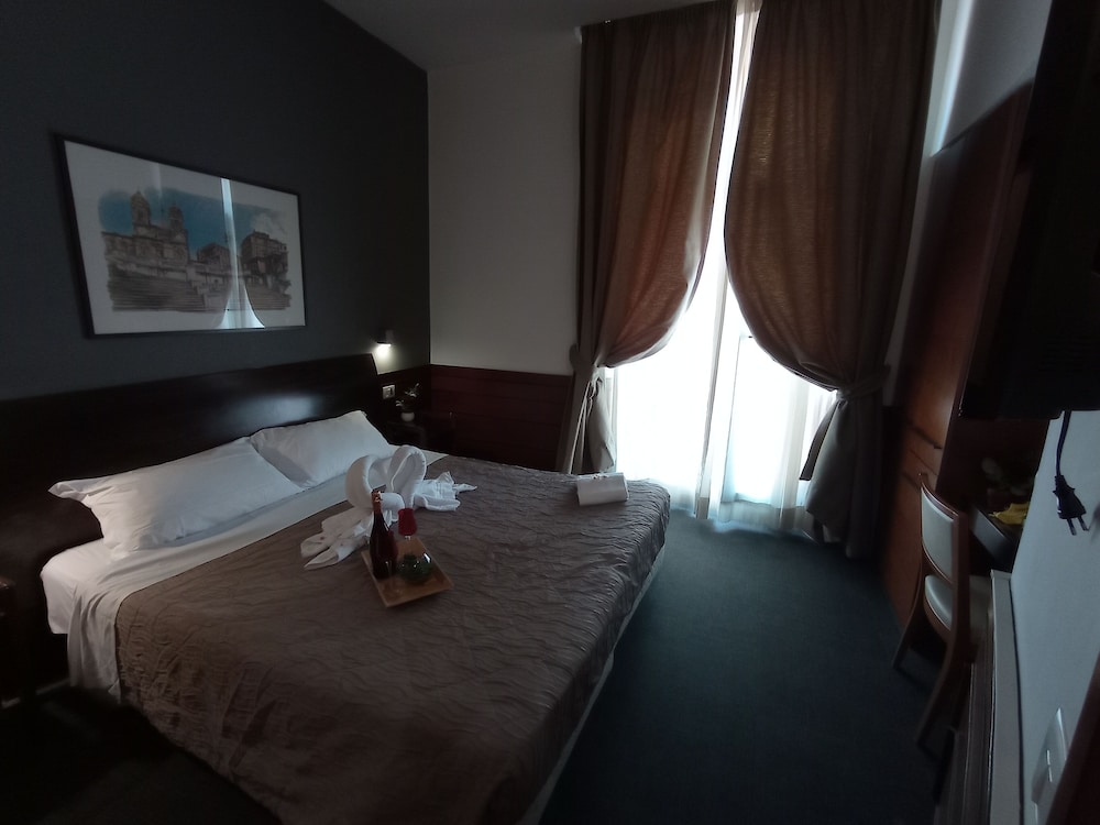 Classic Double or Twin Room photo 2