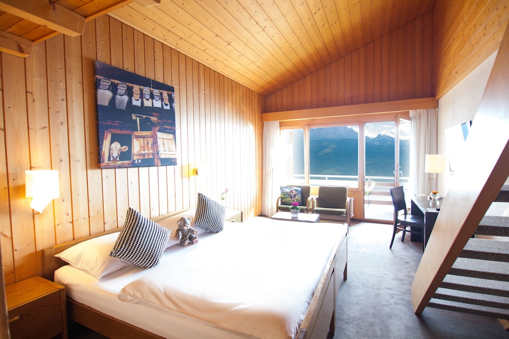 Double Room, Balcony (Lake & Mountain View) photo 2