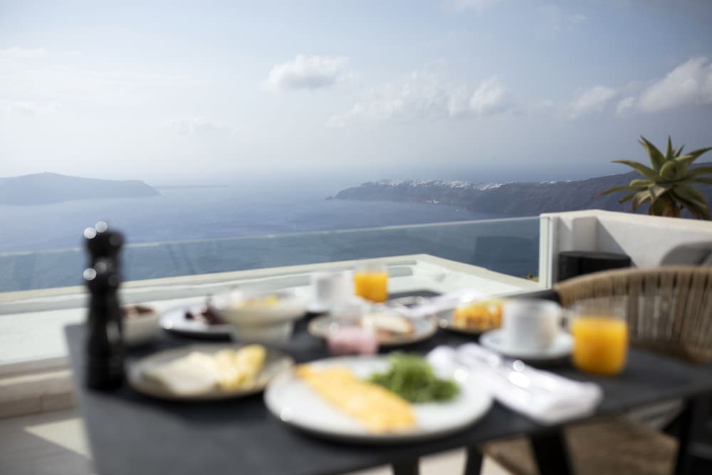 Suite, Jetted Tub, Caldera & Sea View (VIP) - Photo 16