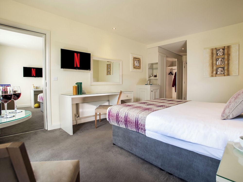 Room - Photo 1