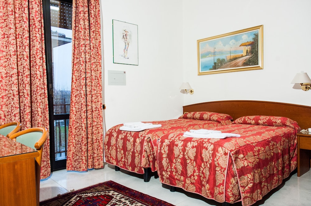 Double Room, 2 Twin Beds photo 1