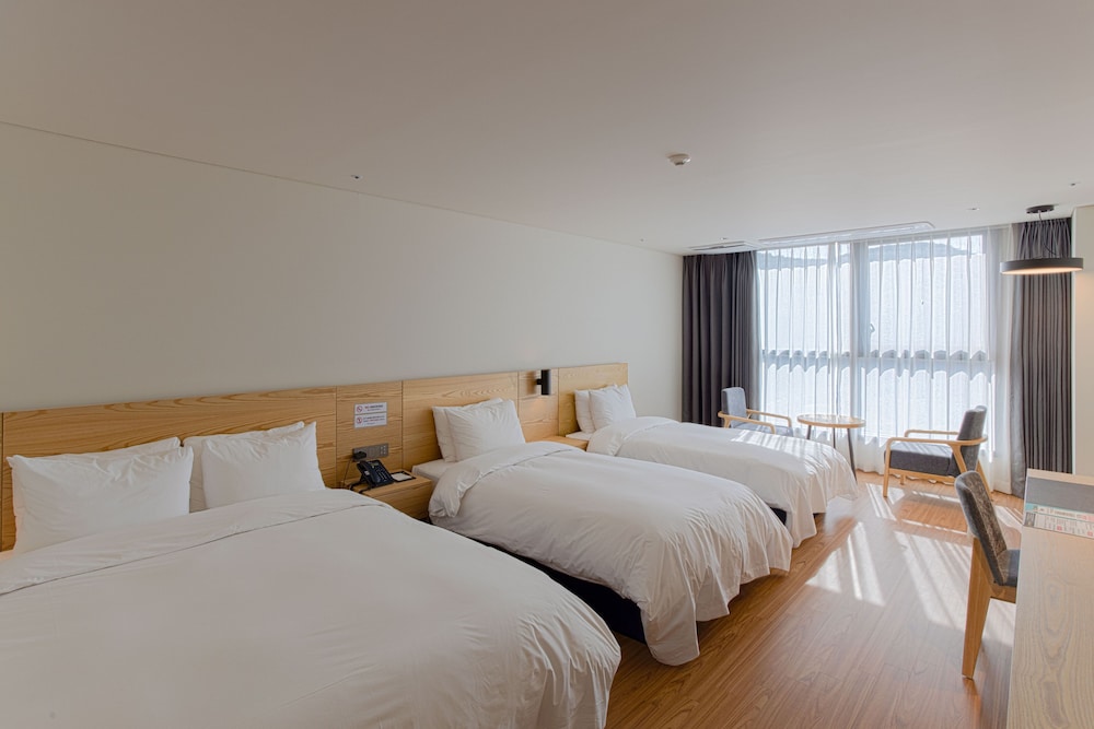 Premium Triple Room - Photo 3