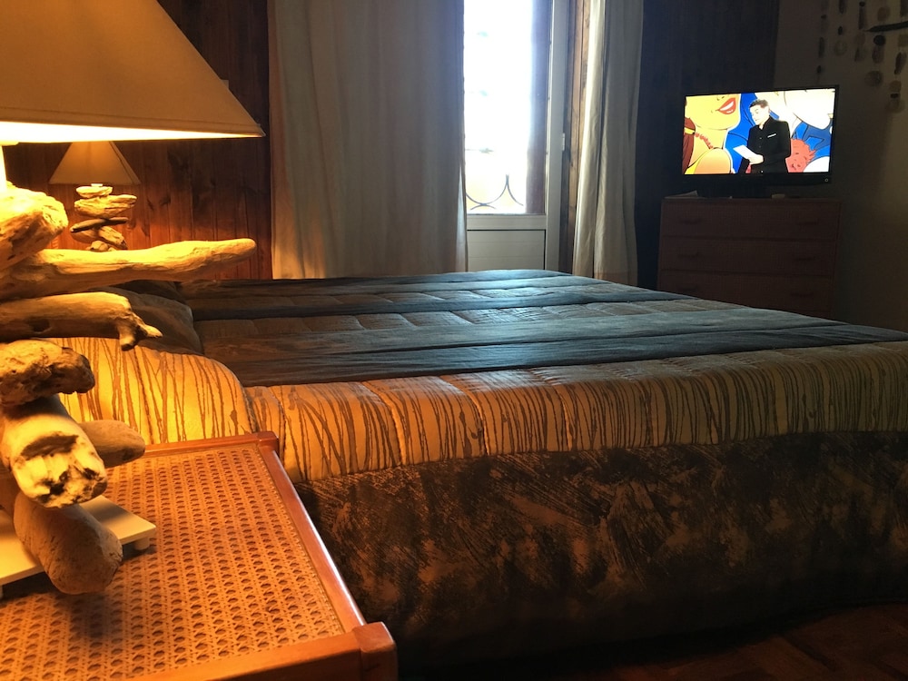Deluxe Penthouse, 2 Bedrooms, Accessible