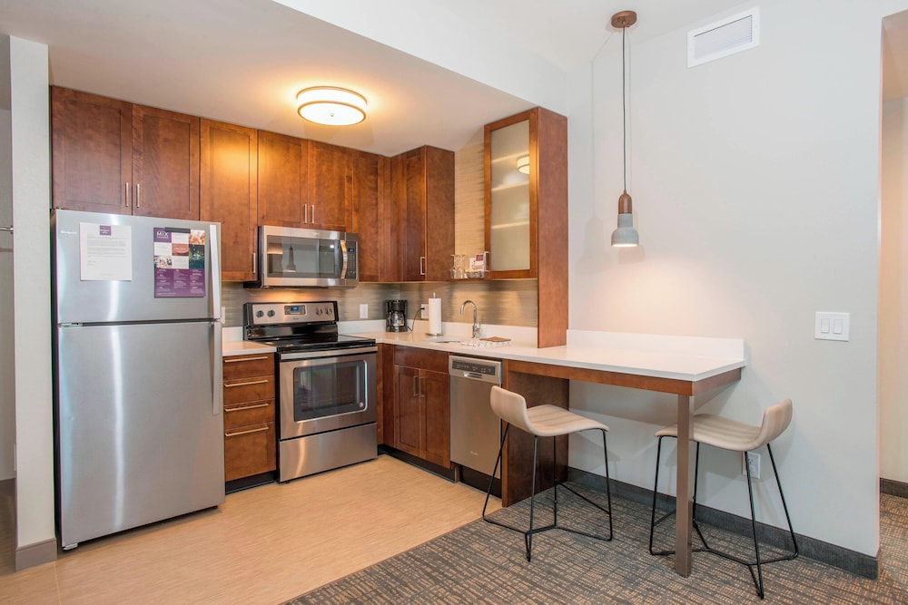 Suite, 1 Bedroom, Corner photo 3