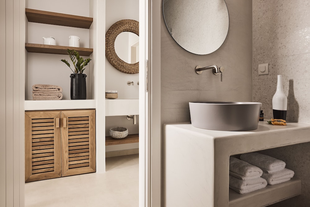 Deluxe Family Suite with Village View photo 3