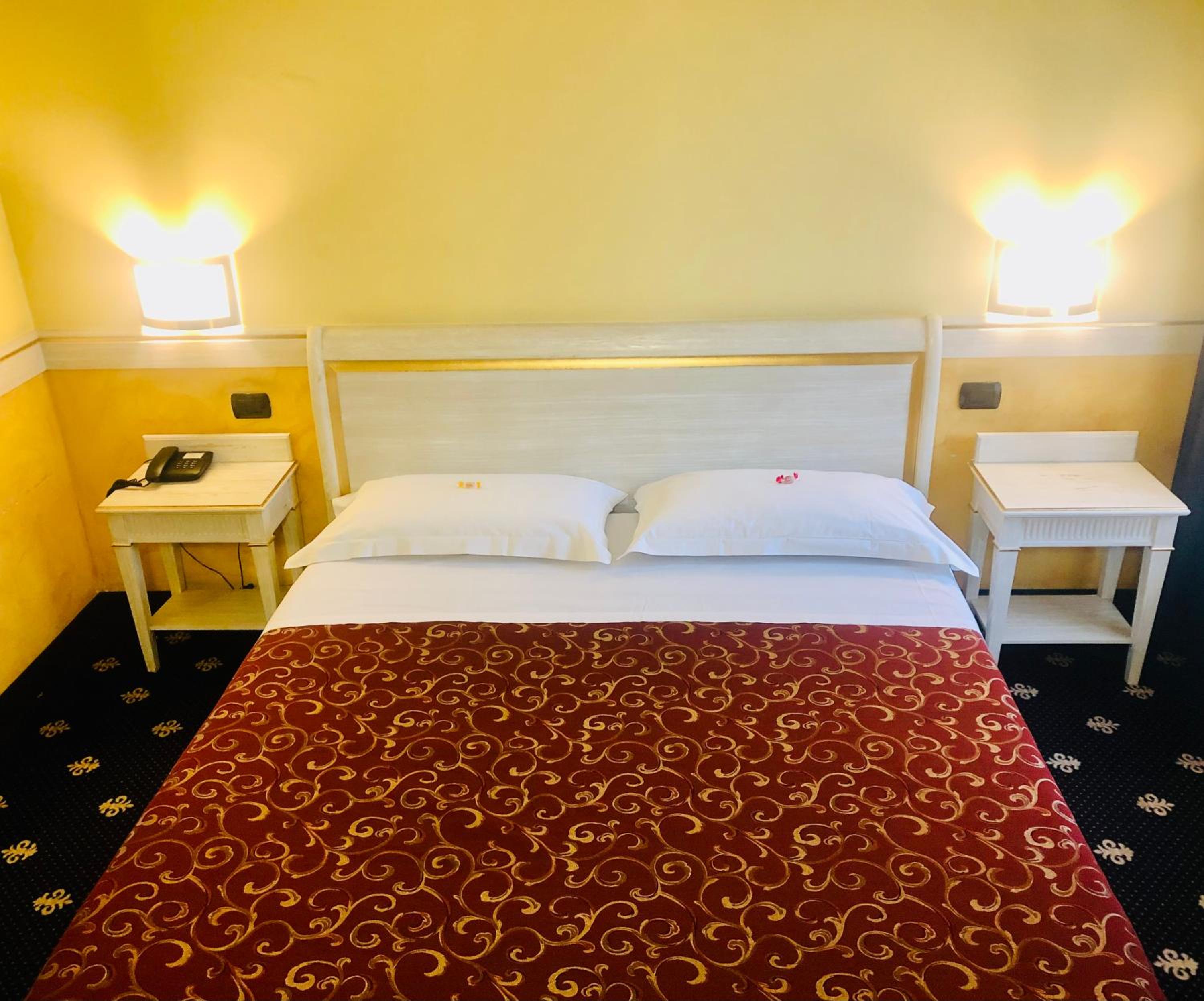 Large Double Room - Photo 34