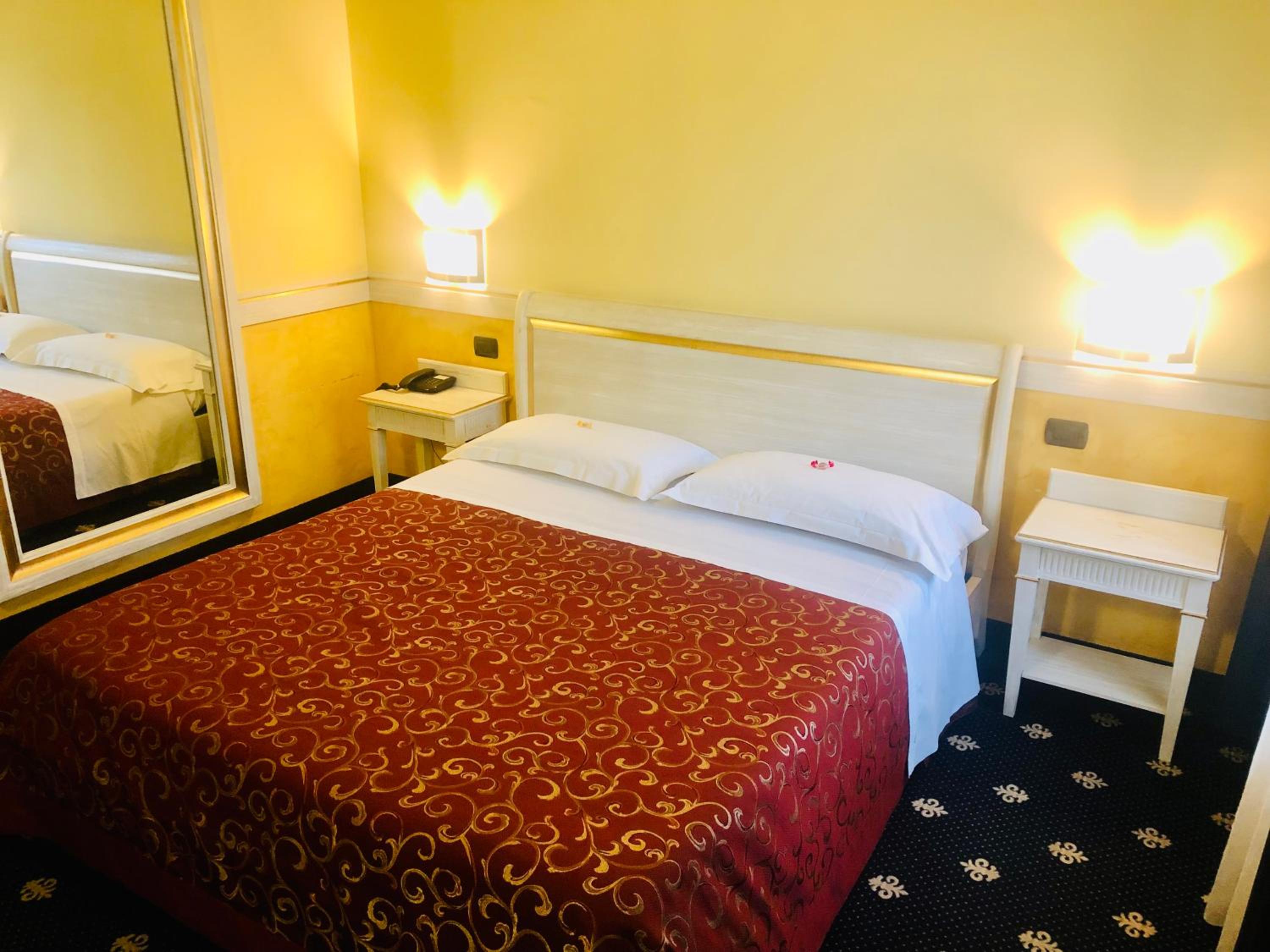 Large Double Room - Photo 58