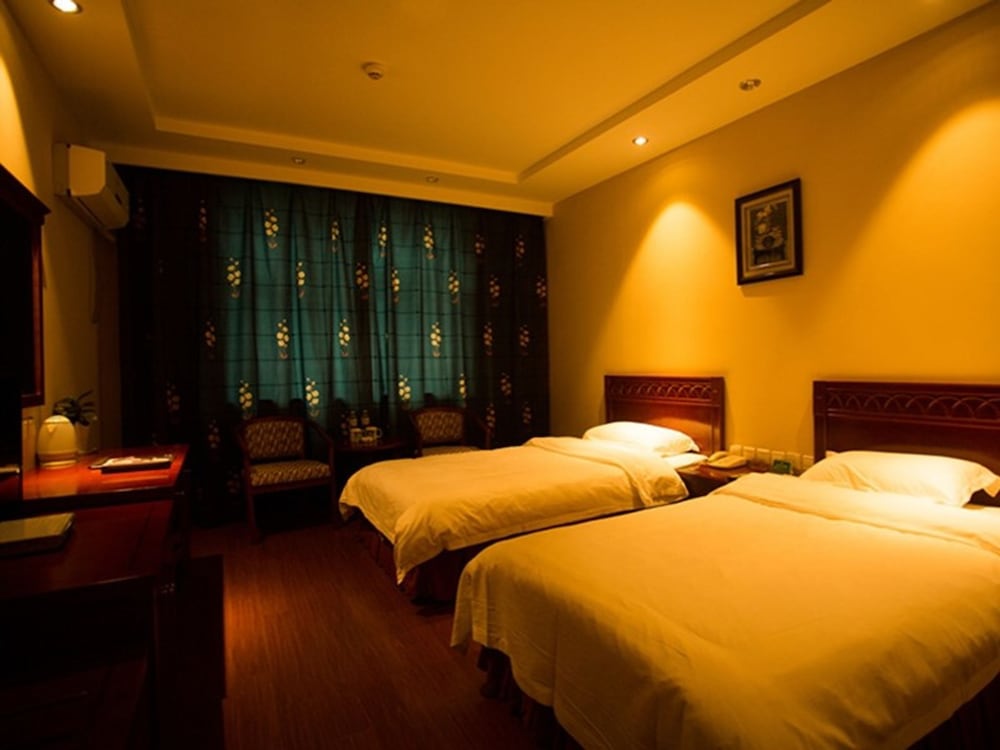 Standard Twin Room photo 2
