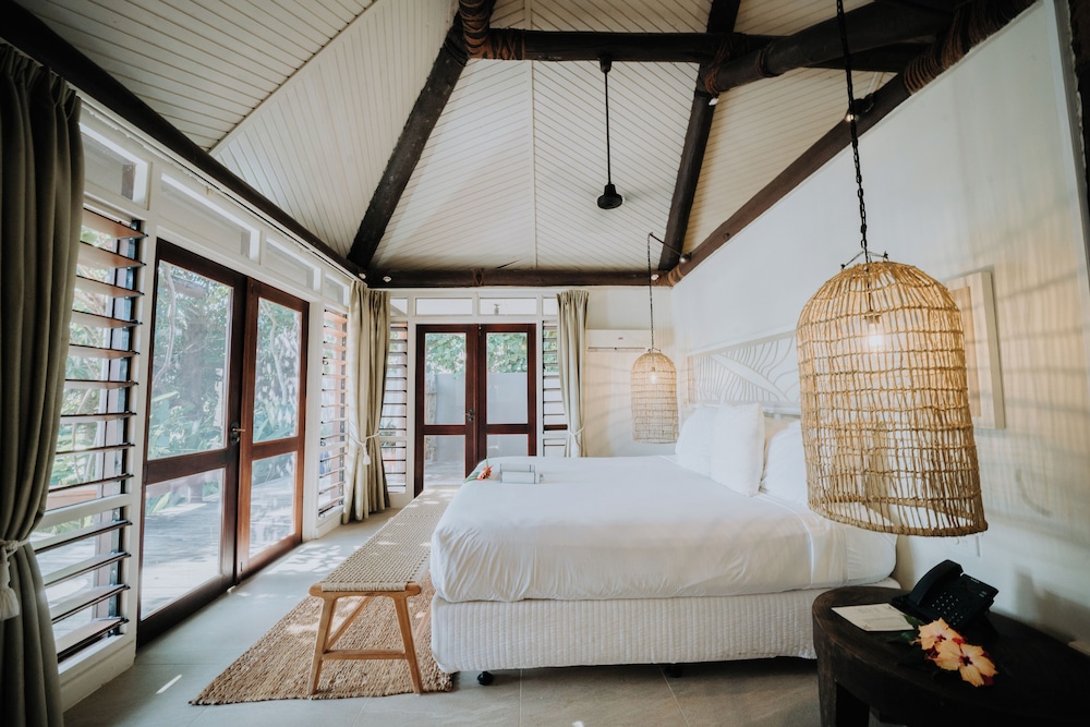 Beachfront Bure Suite