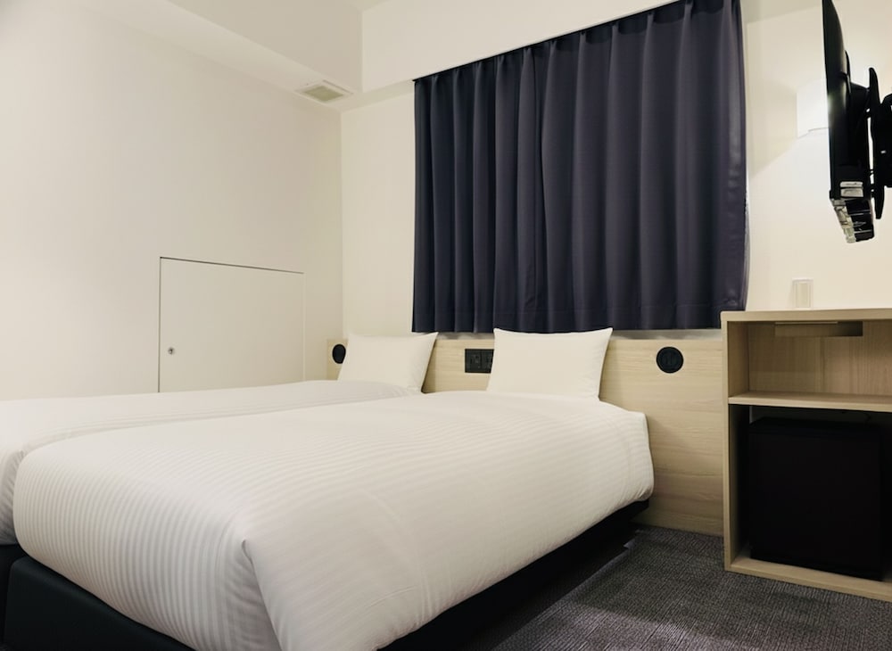 Basic Twin Room photo 3