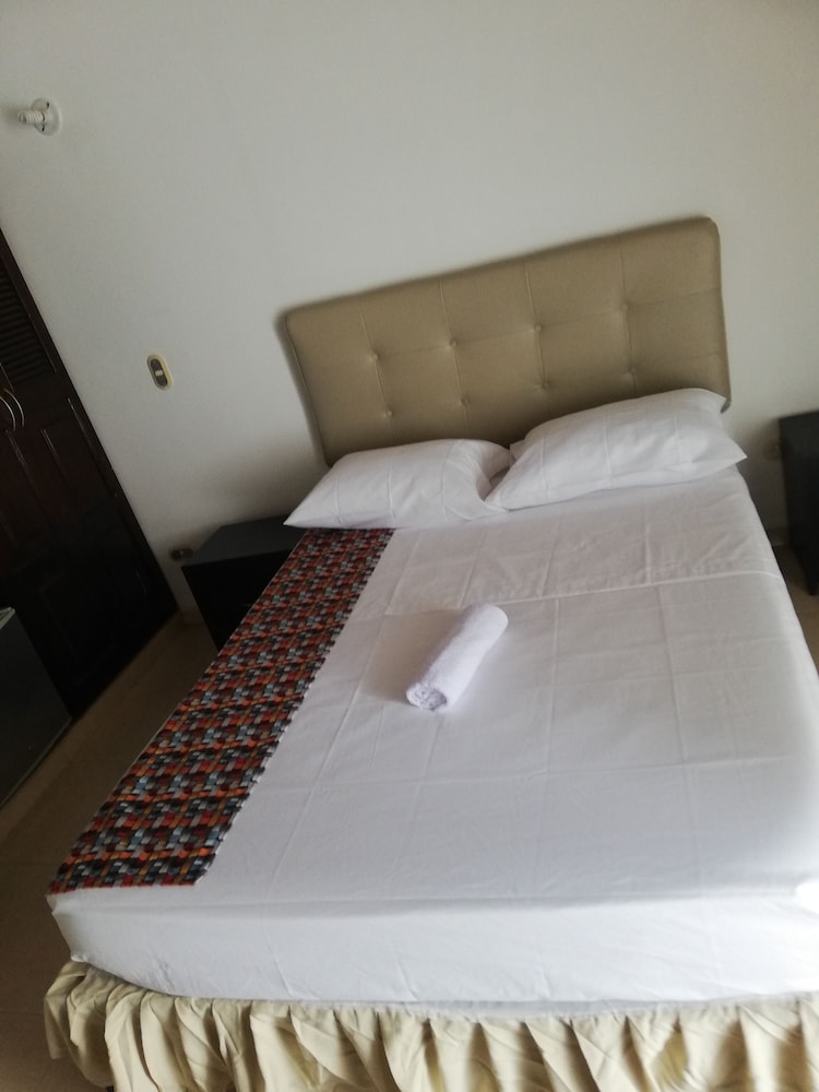 Family Room, Multiple Beds, Private Bathroom photo 1