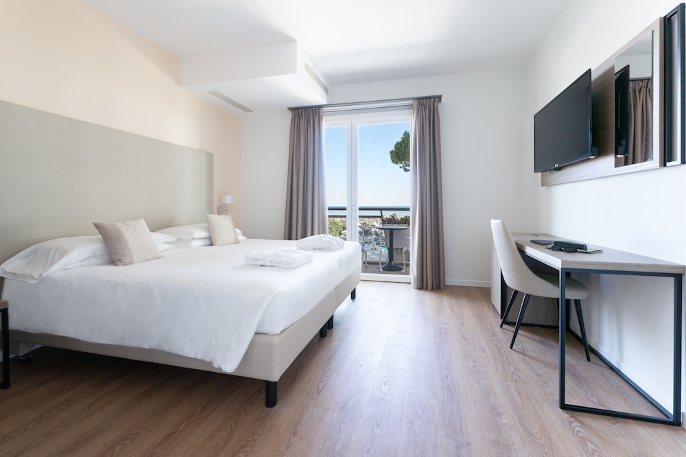 Junior Suite, Balcony, Sea View (up to 4 people) photo 2