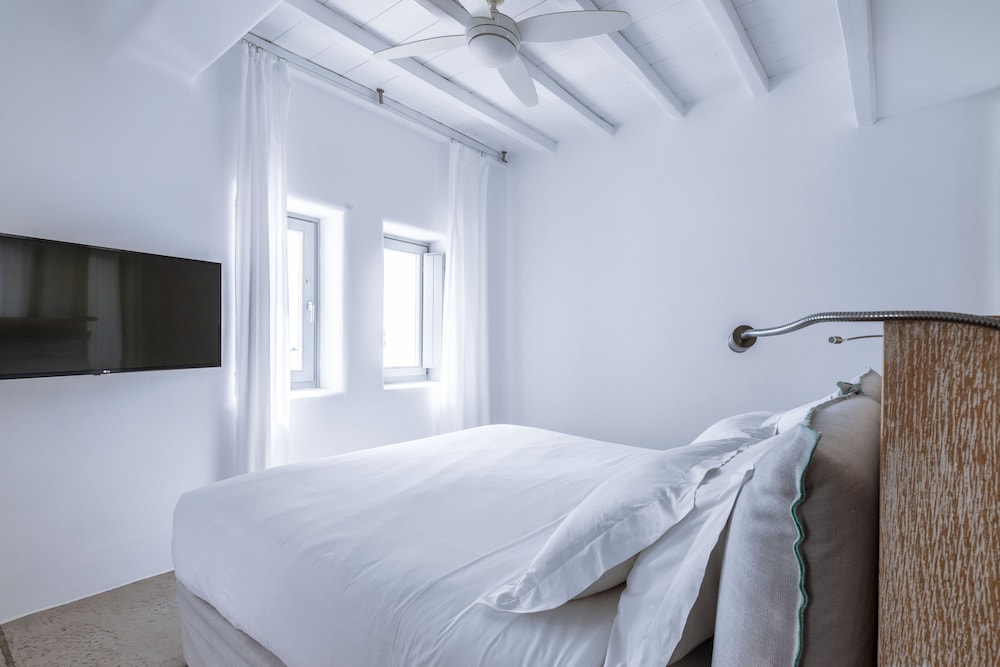 Superior Studio Suite, Sea View photo 3