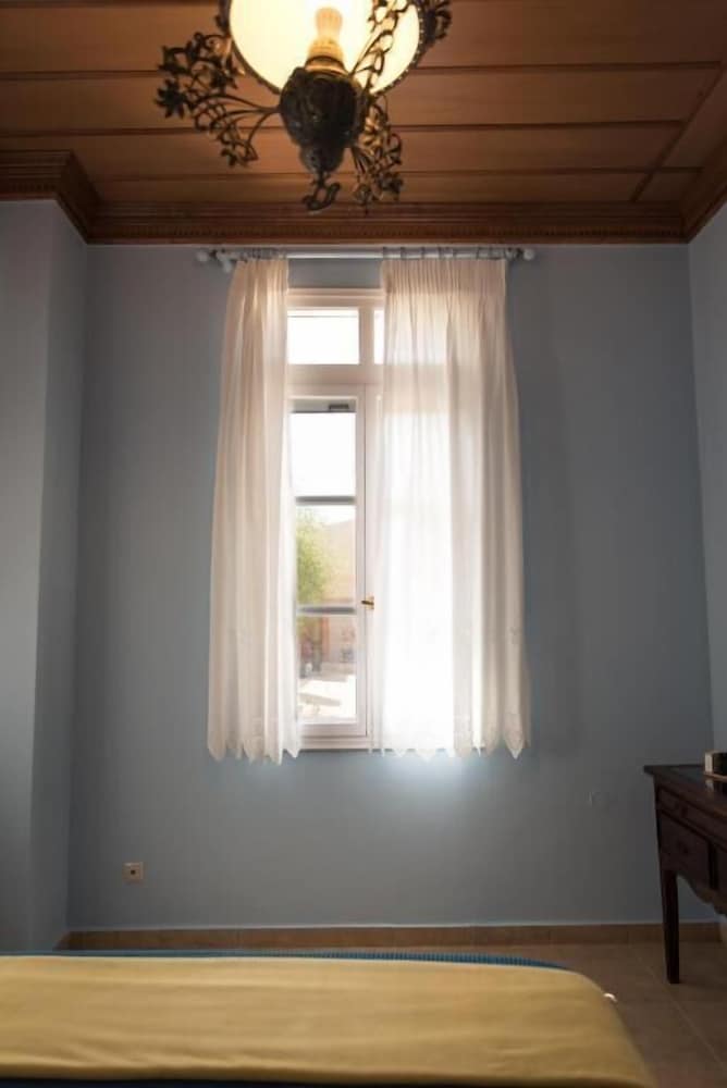 Master With Suite Castle View