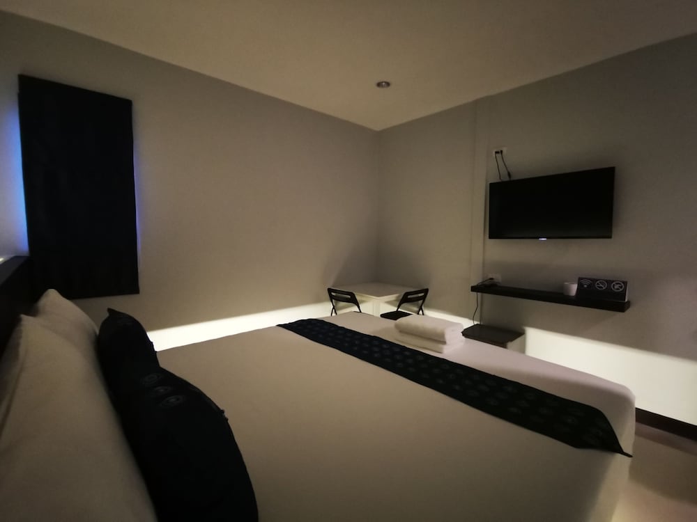Deluxe Room - Photo 3