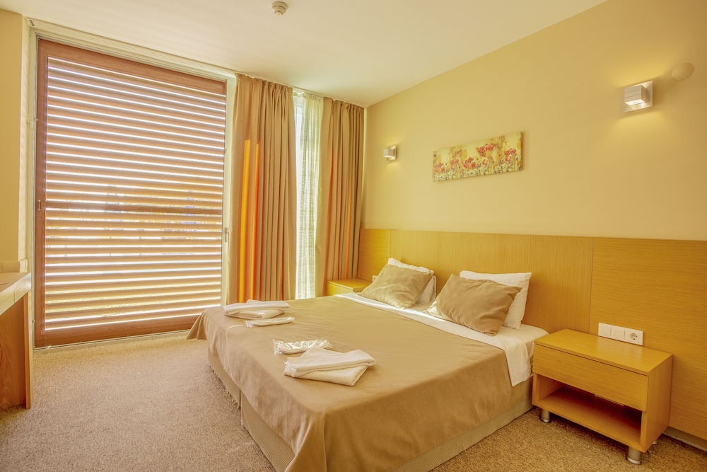 Standard Room, Pool View