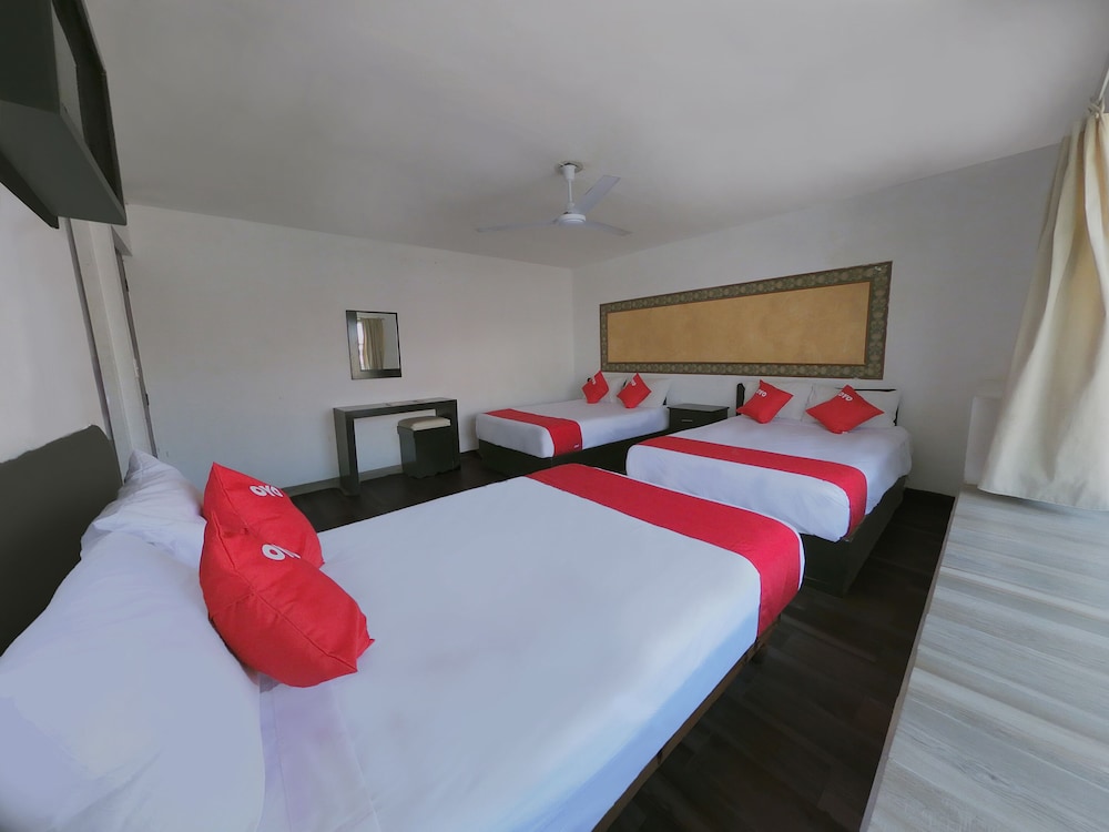 Standard Room, Multiple Beds photo 1