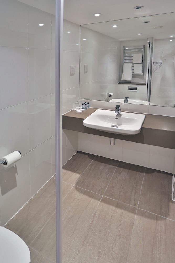 Standard Room, Multiple Beds - Photo 4