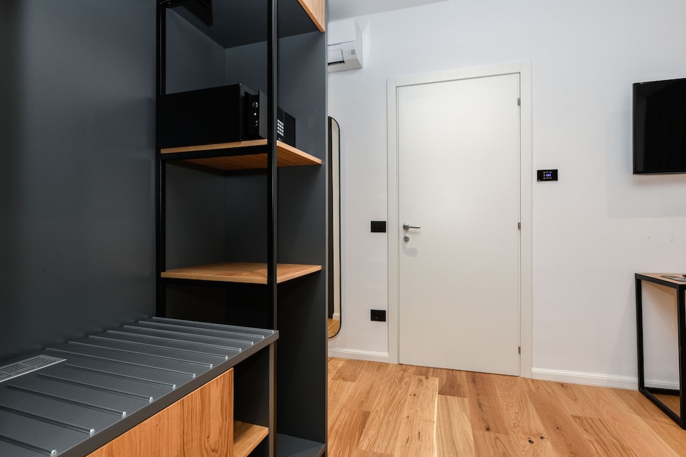 Family Room, Multiple Beds, Non Smoking, Annex Building - Photo 6