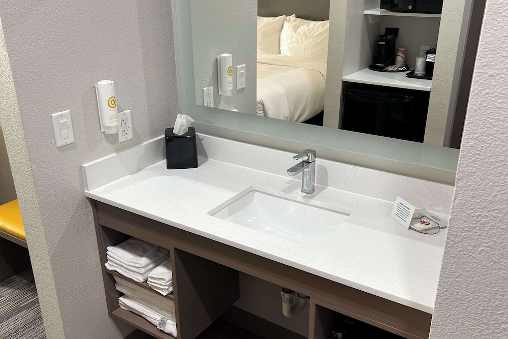 Suite, Multiple Beds, Accessible, Non Smoking - Photo 2