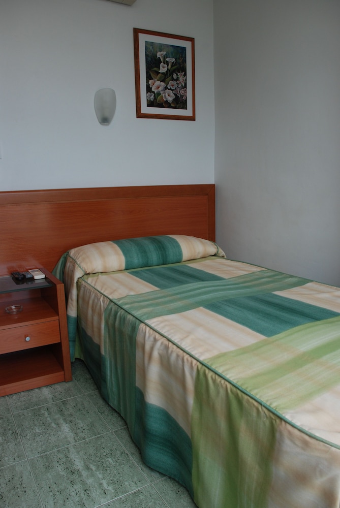 Single Room photo 2