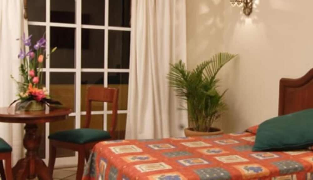 Standard Room, 2 Double Beds photo 3