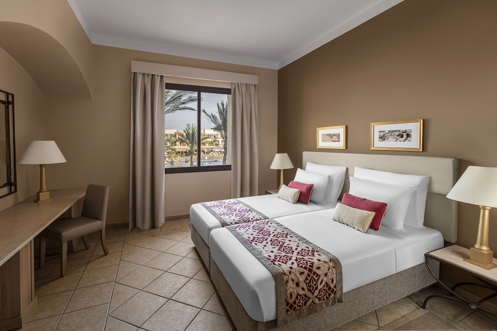 Superior Room (Queen Bed or Twin beds, Deluxe)
