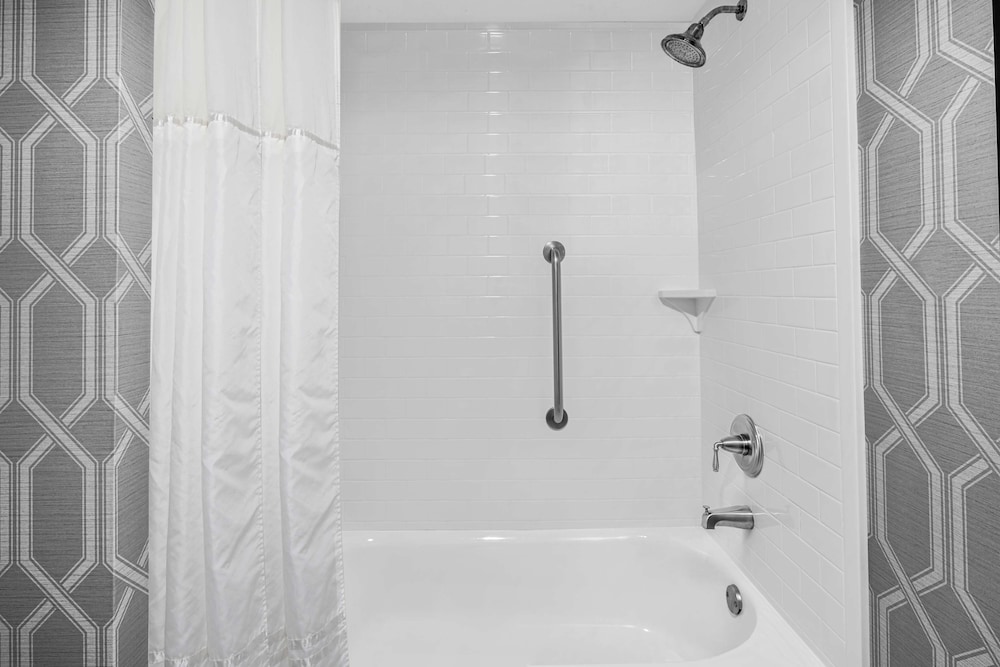 Suite, 1 King Bed - Photo 6