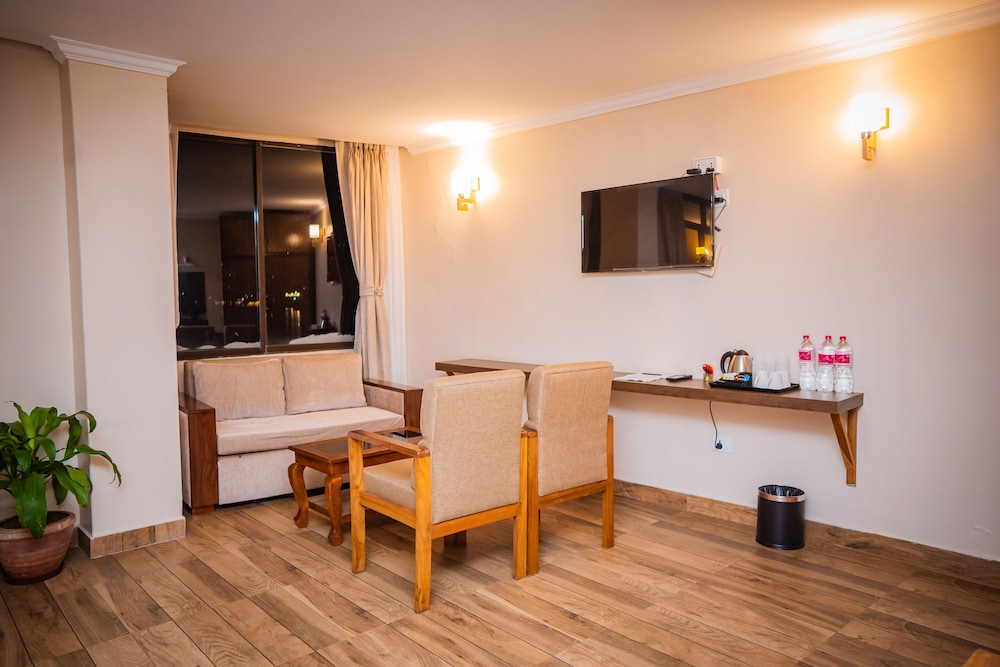 Standard Suite, Lake View - Photo 38