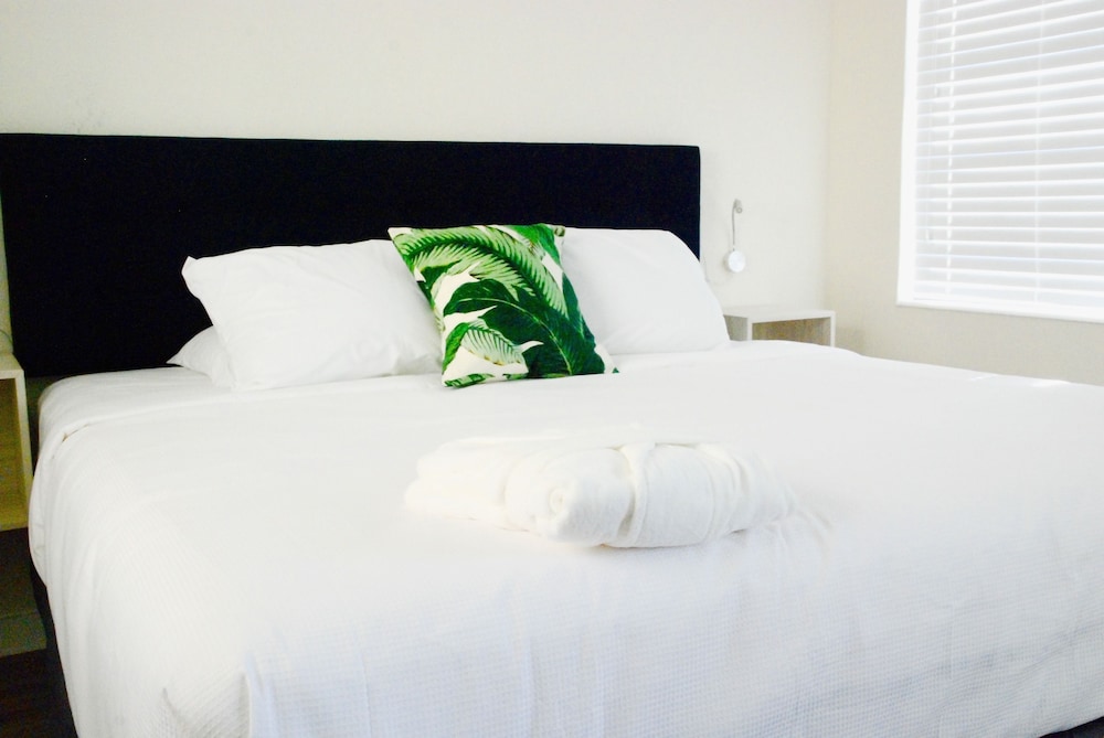 Habitación Básica, 1 Cama King, Junto a la Piscina